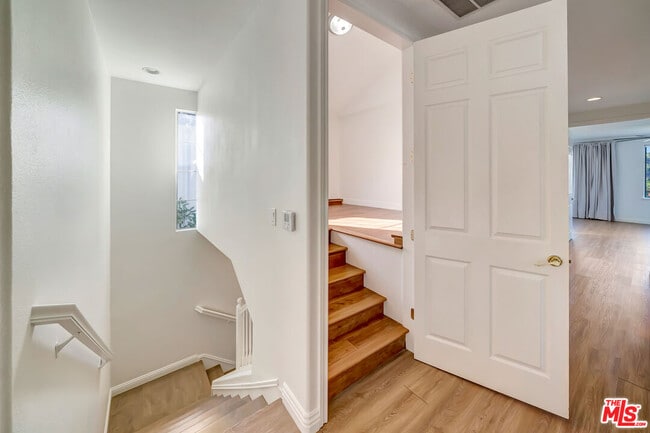 Building Photo - 24819 Cll Cedro