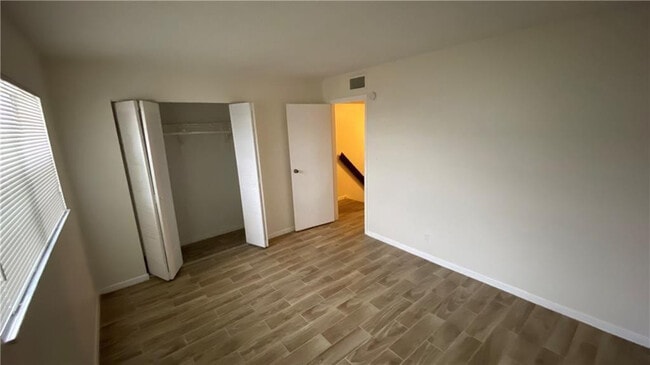 Building Photo - 5269 SW 40th Ave