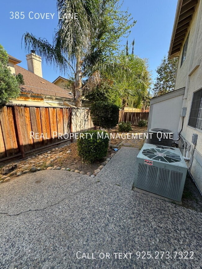 Building Photo - 385 Covey Ln