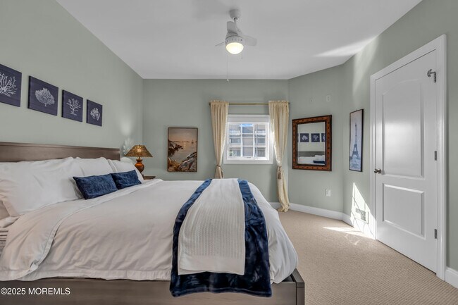 Building Photo - 2 Tradewinds Ln