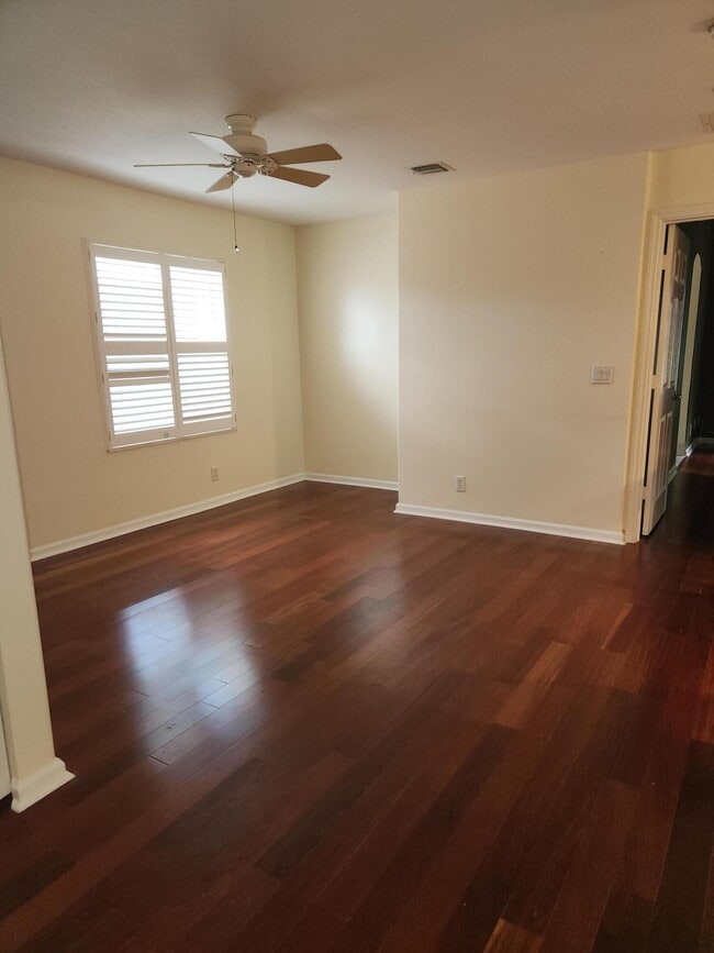 Building Photo - 5242 Victoria Cir