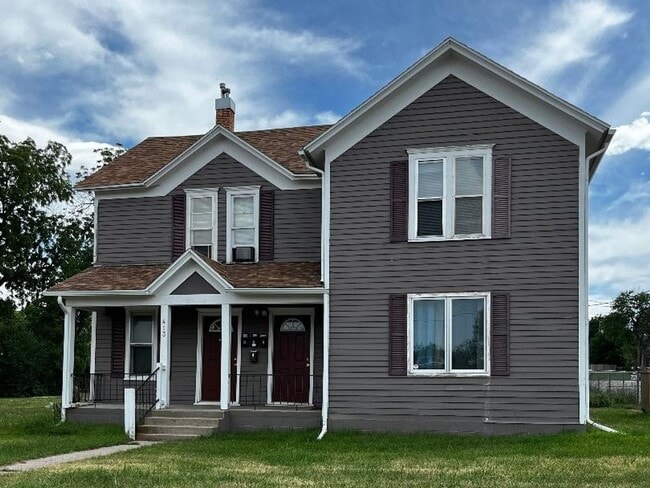 Building Photo - $850 - I Bedroom 1 Bathroom Apartment - He...