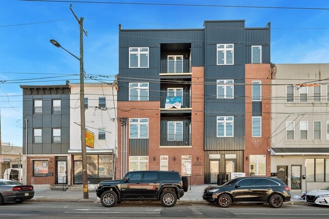 Building Photo - 4512-16 Lancaster Ave