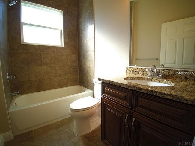 Building Photo - 13 Wood Amber Ln