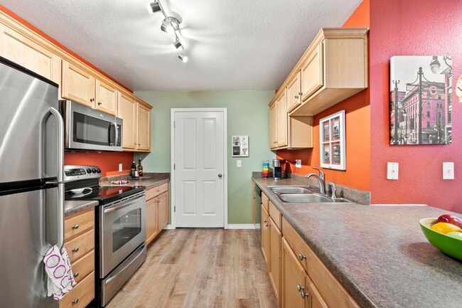 Building Photo - 2450 Windrow Dr