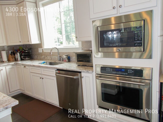 Building Photo - 4300 Edosomwan Ln