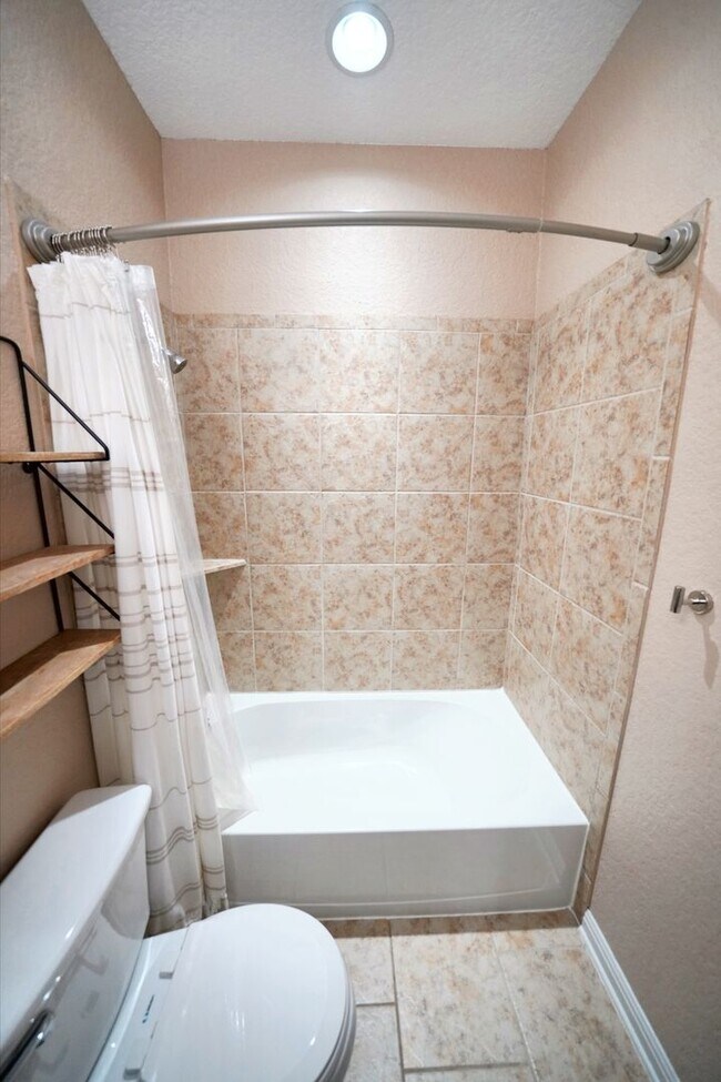 Building Photo - Executive 5-Bedroom Home in Coveted Crossvine Subdivision - Realtor Commission: $750