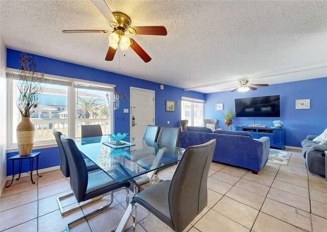 Building Photo - 15005 Windward Dr