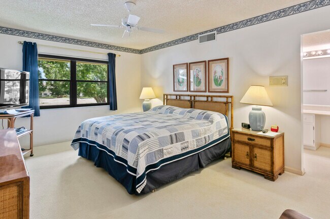 Building Photo - 17110 Waterbend Dr