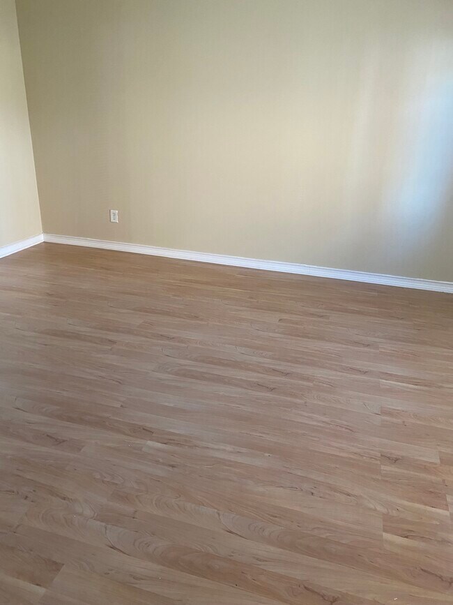 Building Photo - 4768 Champion Ct