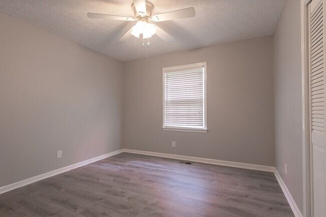Building Photo - 1321 Crooked Creek Rd