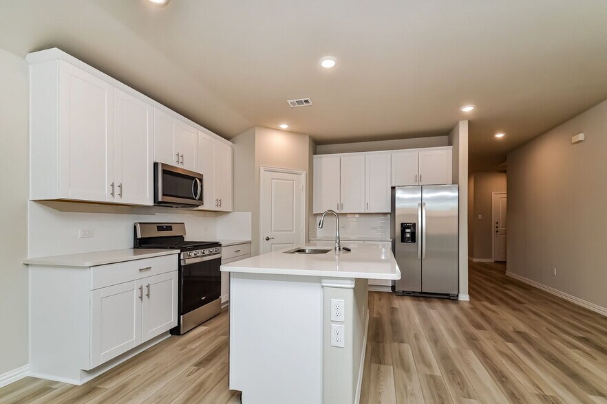 Building Photo - 2152 Gill Star Dr
