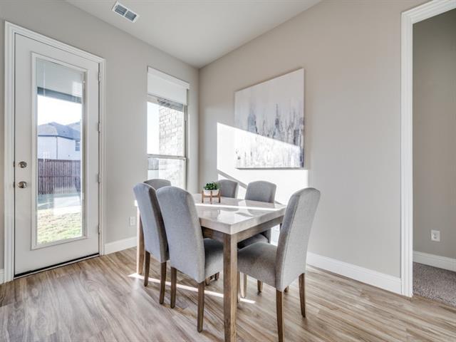 Building Photo - 1913 Renwick Dr