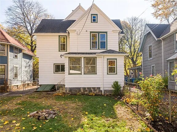 Primary Photo - 170 Linden St