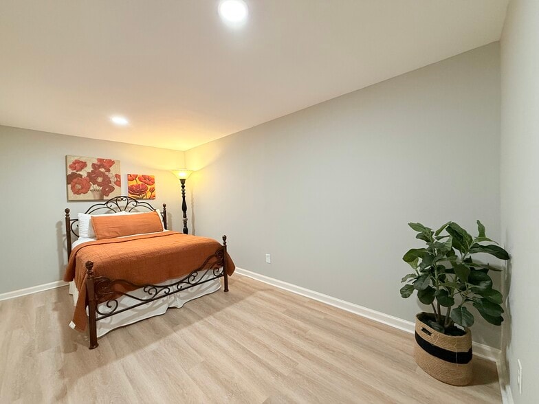 Building Photo - 12088 Maidenhair Dr
