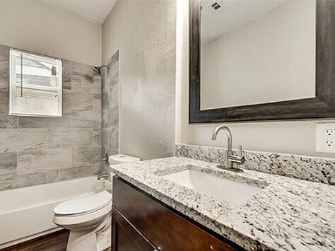 Building Photo - 202 Burton Dr
