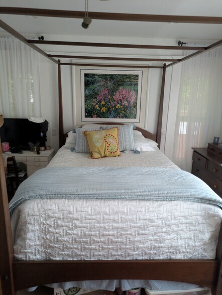 Building Photo - 522 E Maple Ave