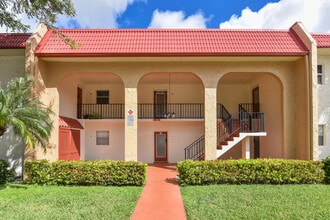 Building Photo - 477 Lake Dora Dr