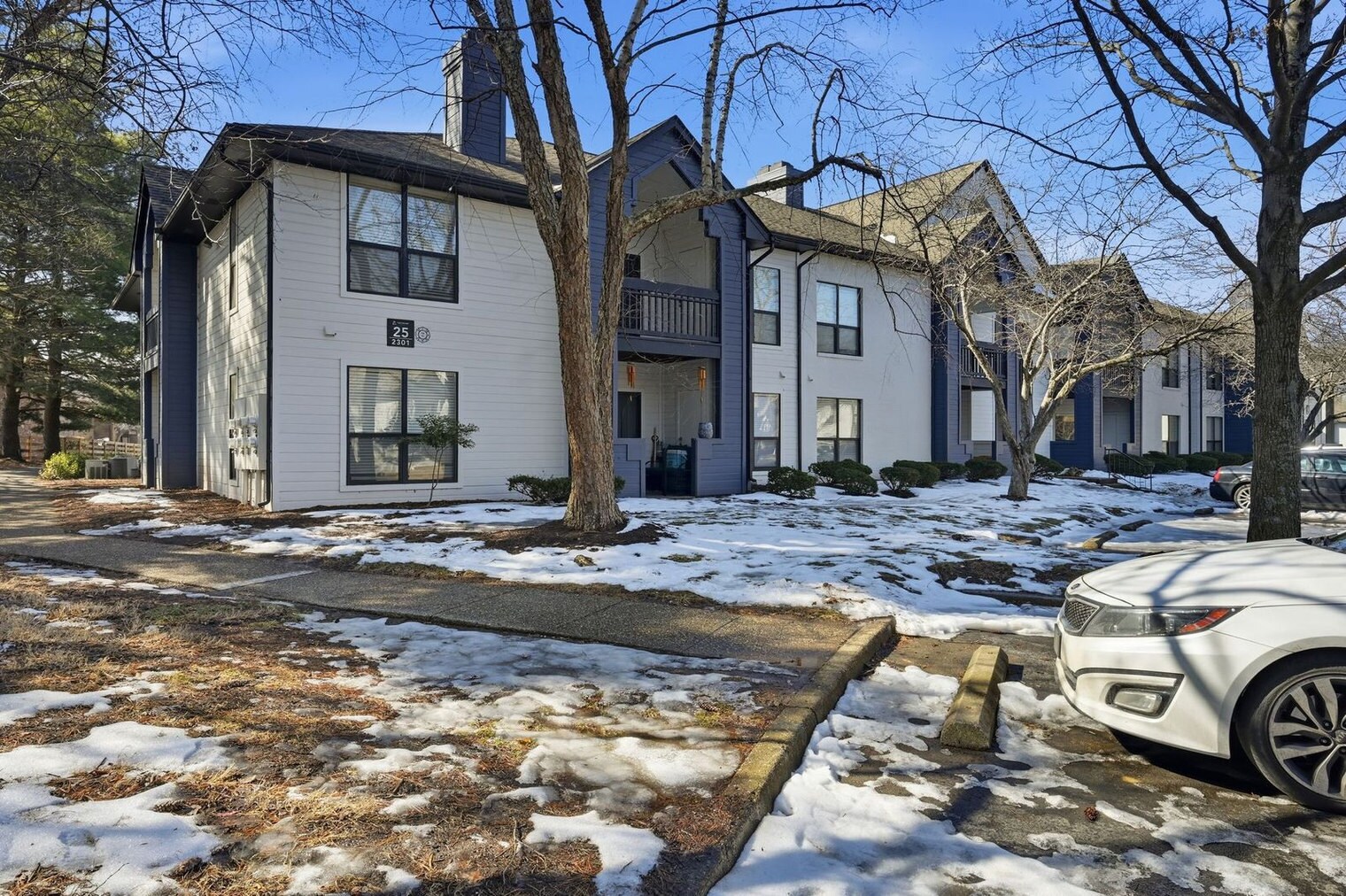 Building Photo - 2301 Deer Path Cir