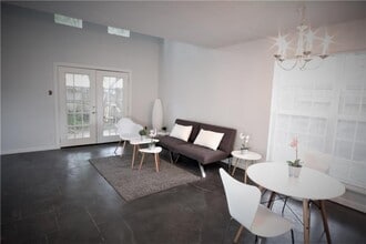 Building Photo - 6907 Lovely Ln