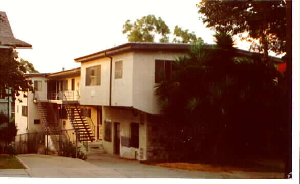 Building Photo - 1648 Edgecliffe Dr