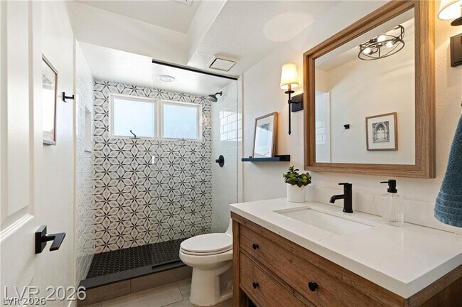 Building Photo - 2233 Versailles Ct