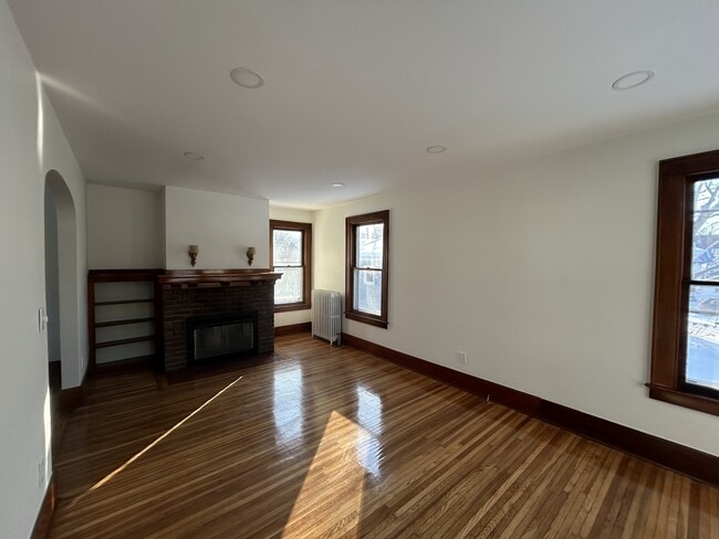 Building Photo - 567 Britton Rd