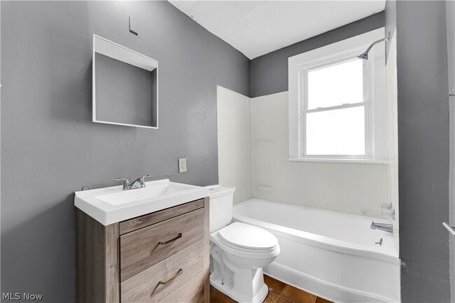 Building Photo - 414 E 147th St