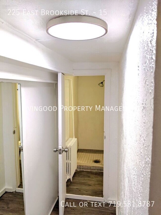 Building Photo - 225 E Brookside St