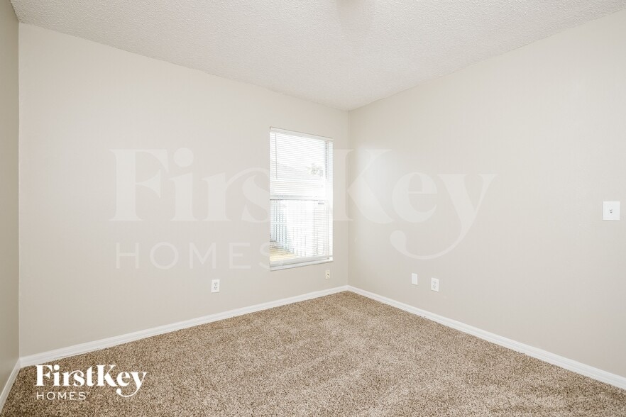 Building Photo - 3753 Dartford Dr