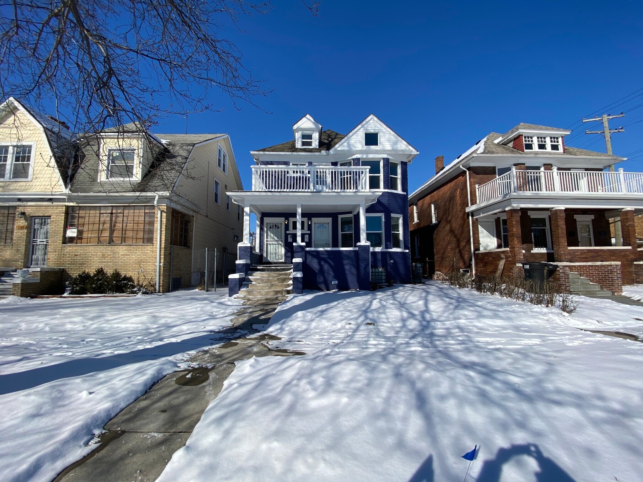 Front of House - 349 Westminster St