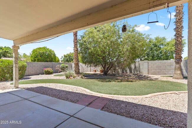 Building Photo - 836 W Cooley Dr