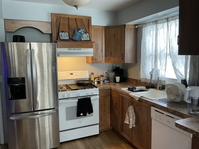 Building Photo - 2285 E Carriage Hill Dr