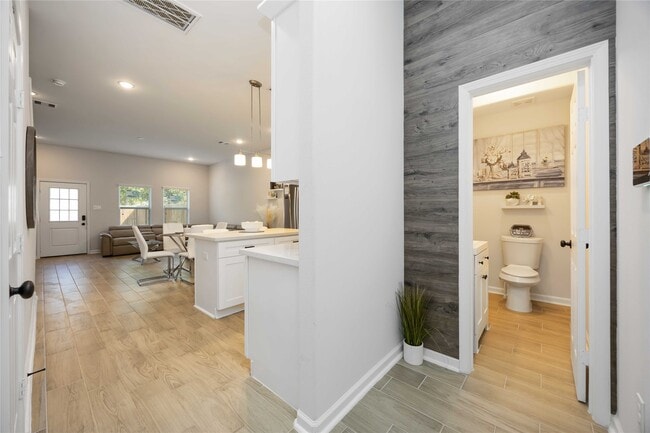 Building Photo - 5111 Firnat St