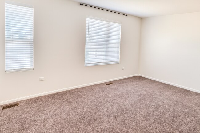 Building Photo - 842 Finley Dr