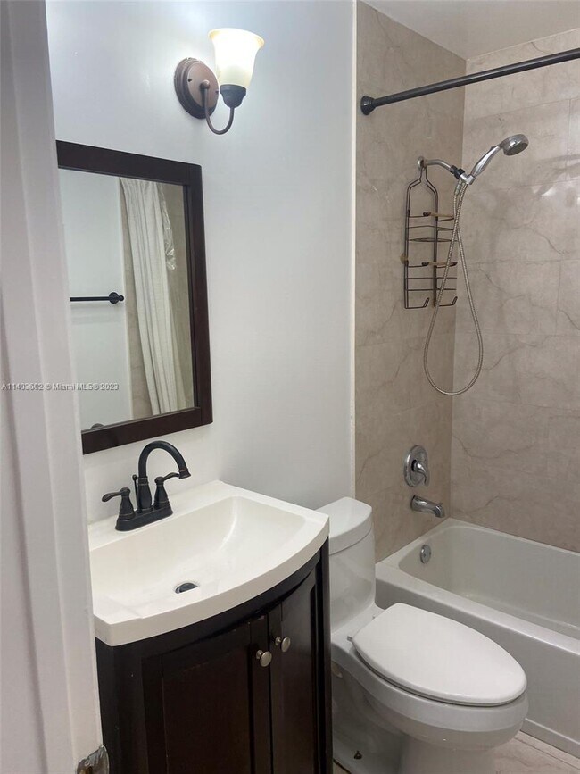 Building Photo - 21160 Mainsail Cir