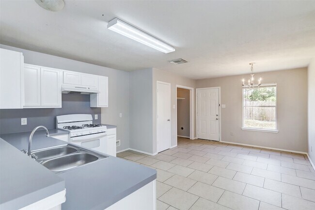 Building Photo - 7519 Kennemer Dr