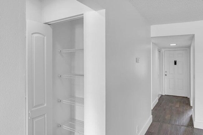 Building Photo - 7951 Southgate Blvd