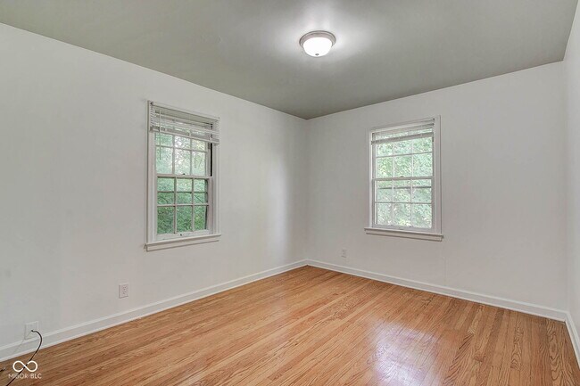 Building Photo - 5043 Boulevard Pl