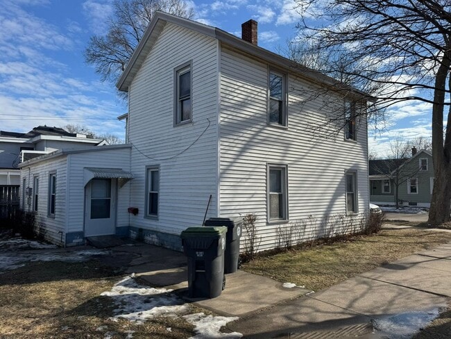 Building Photo - nre1001