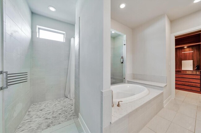 Building Photo - 6316 Bernia Dr