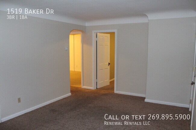 Building Photo - 1519 Baker Dr