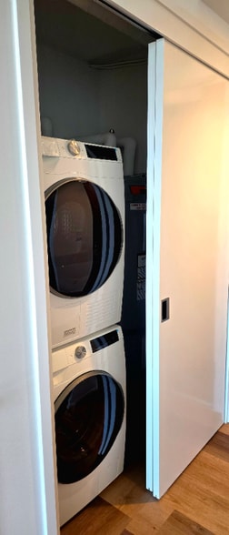 Building Photo - 1515 Liona St