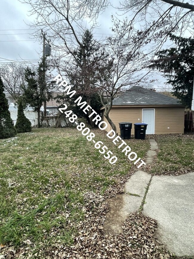 Building Photo - Renovated Colonial Home in Detroit