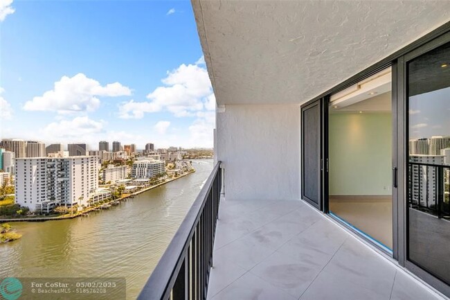 Building Photo - 936 Intracoastal Dr