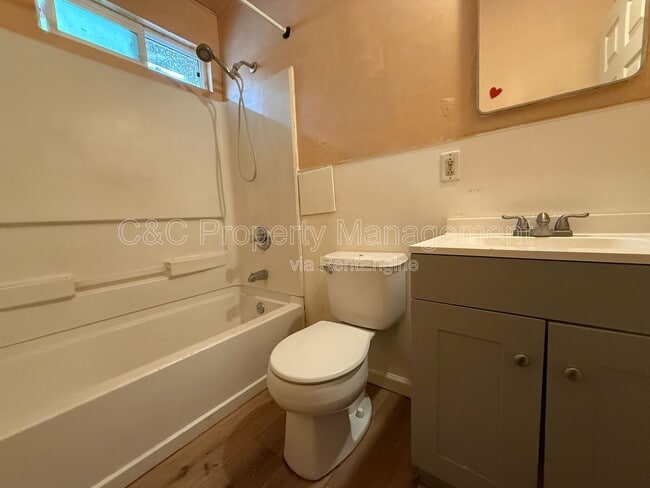 Building Photo - 54 Shasta Way