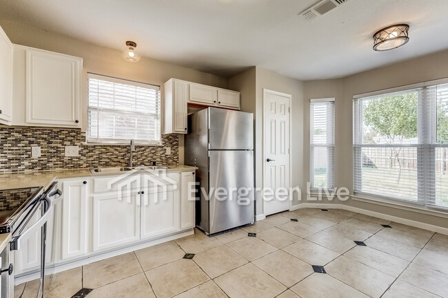 Building Photo - 4643 Yellowleaf Dr