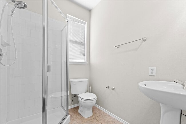 Building Photo - 3015 Honey Locust Dr