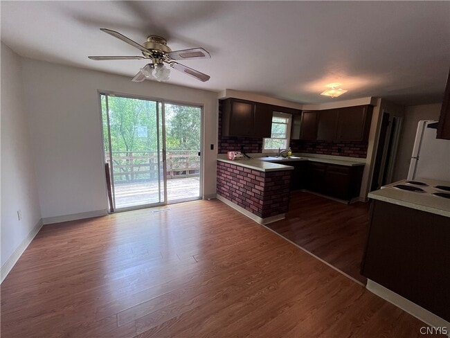 Building Photo - 645 Sunflower Dr