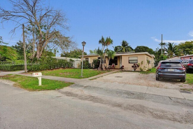 Building Photo - 3500 SW 37th St